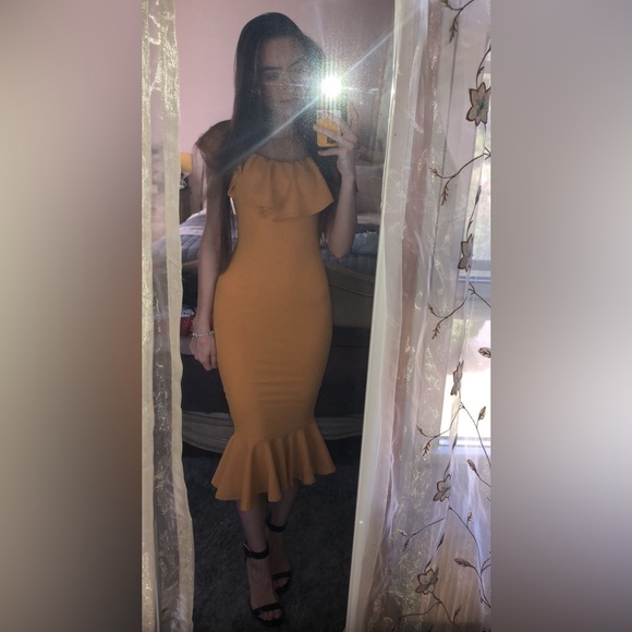 Fashion Nova Off Shoulder Dress - Picture 3 of 3